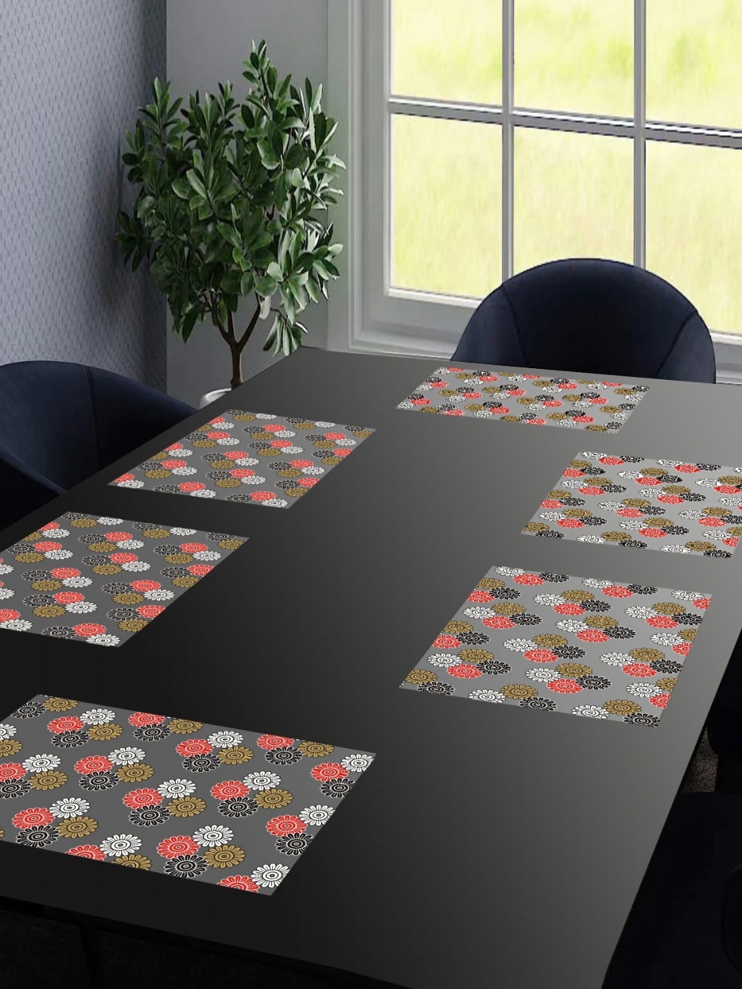 

LooMantha Transparent & Black 6 Pieces Printed Rectangular Table Placemats