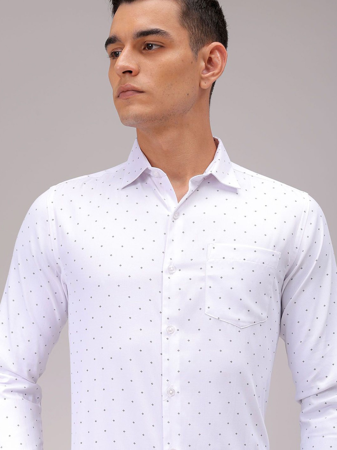 

The Indian Garage Co. X Luxe Men Cutaway Collar Micro Ditsy Printed Slim Fit Formal Shirt, White