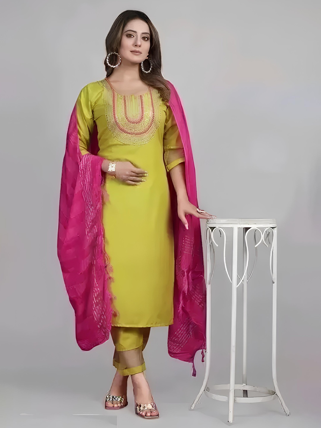

zinariya Fab Floral Yoke Design Regular Thread Work Kurta & Trouser With Dupatta, Lime green