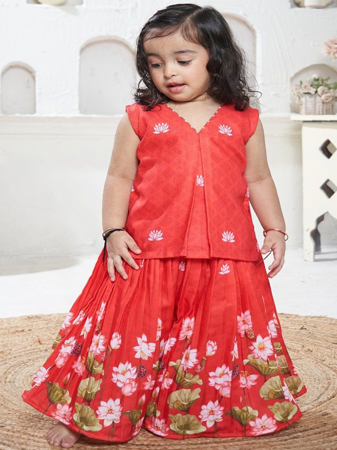 

Vivedkids Girls Floral Printed V-Neck Pure Cotton A-Line Kurti With Sharara, Red