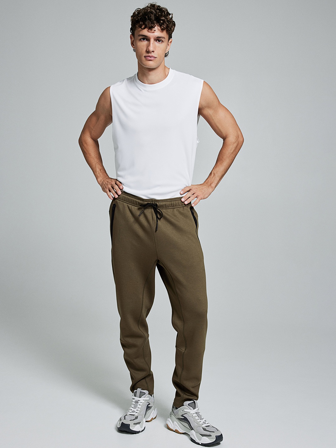 

H&M Men Slim Fit Sports Joggers In Dry Move, Green