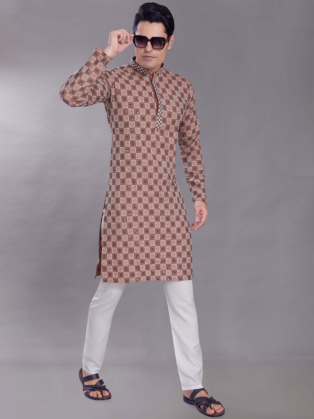 

DIVISIVE Ethnic Motifs Embroidered Thread Work Regular Straight Kurta, Orange