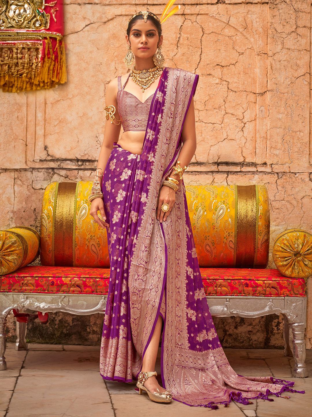 

Anouk Woven Design Zari Banarasi Saree, Magenta