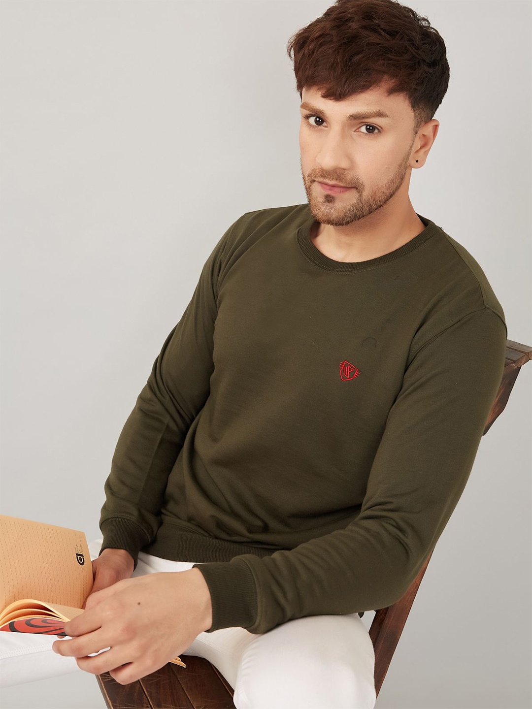 

WE PERFECT Men Long Sleeves Round Neck Sweatshirt, Olive