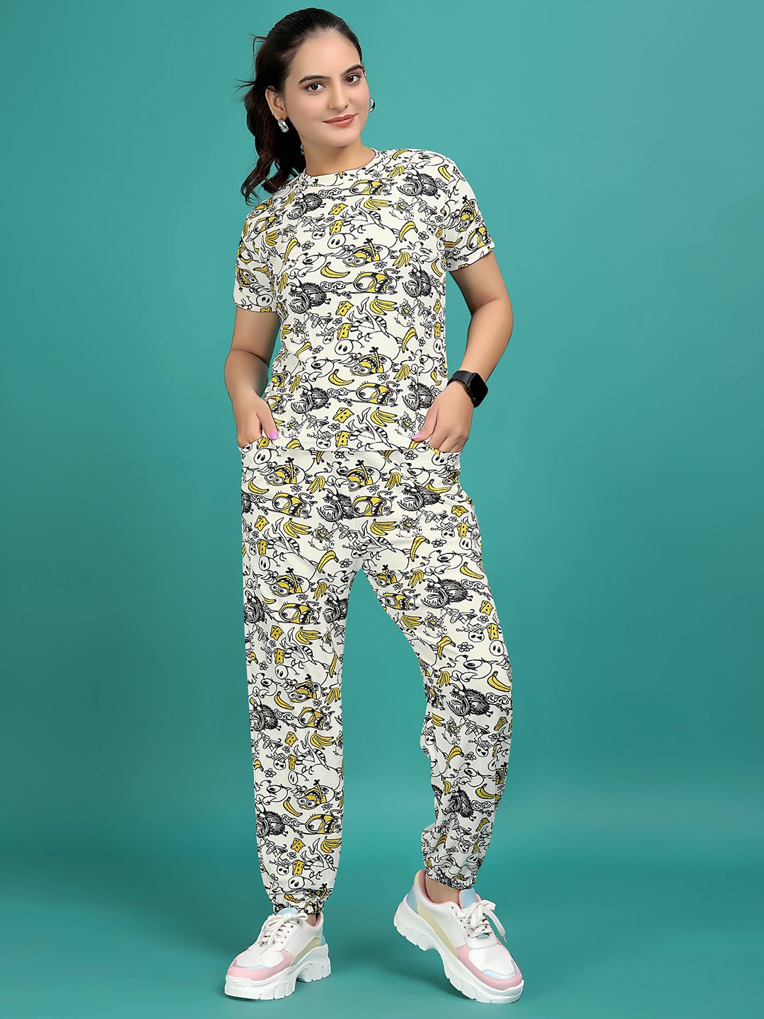 

SAKARMAA Women Digital Printed Round Neck T-Shirt With Joggers Co-Ords, Yellow