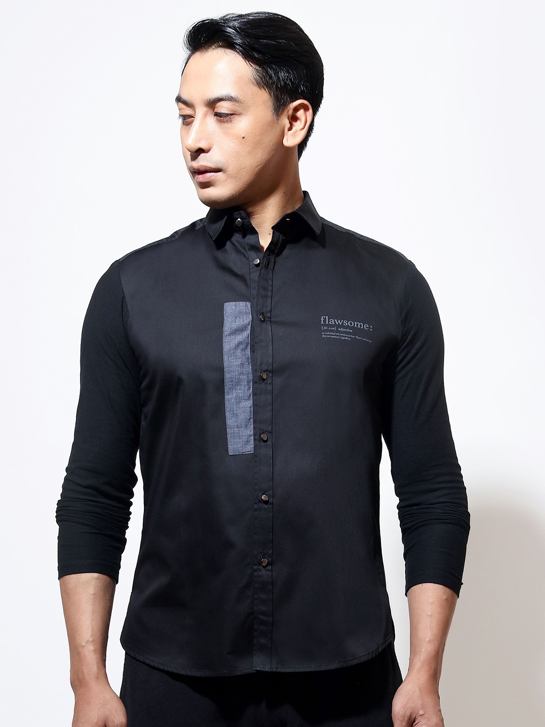 

VIVEK KARUNAKARAN Men Slim Fit Shirt, Black