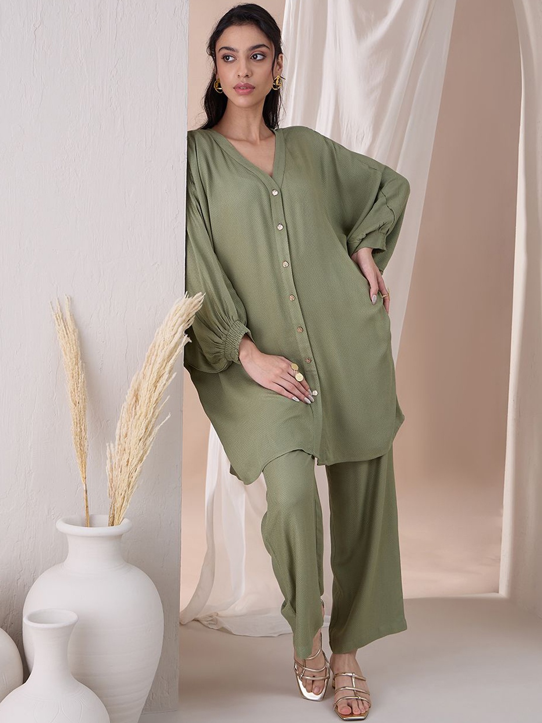

FEMMELLA V-Neck Kimono Sleeves Tunic With Trousers Co-Ords, Green