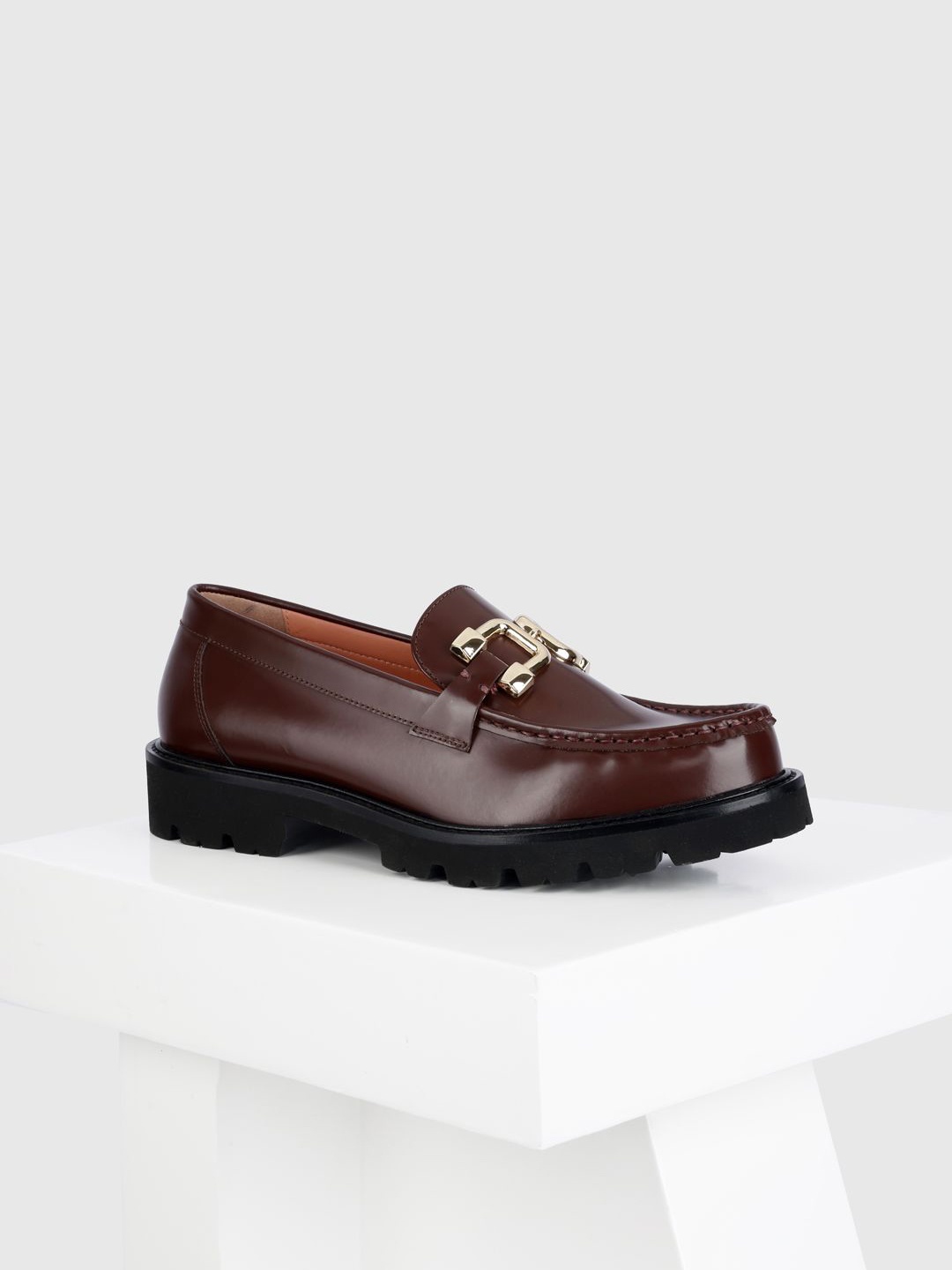 

Oroh Women Round Toe Leather Loafers, Maroon