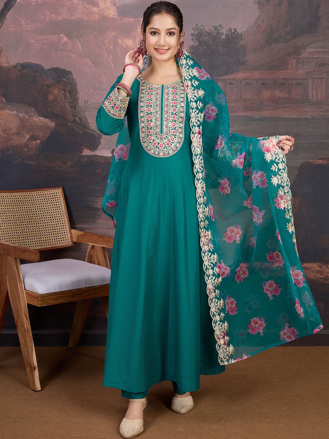 

House of Pataudi Floral Embroidered Anarkali Kurta & Trousers With Dupatta, Sea green