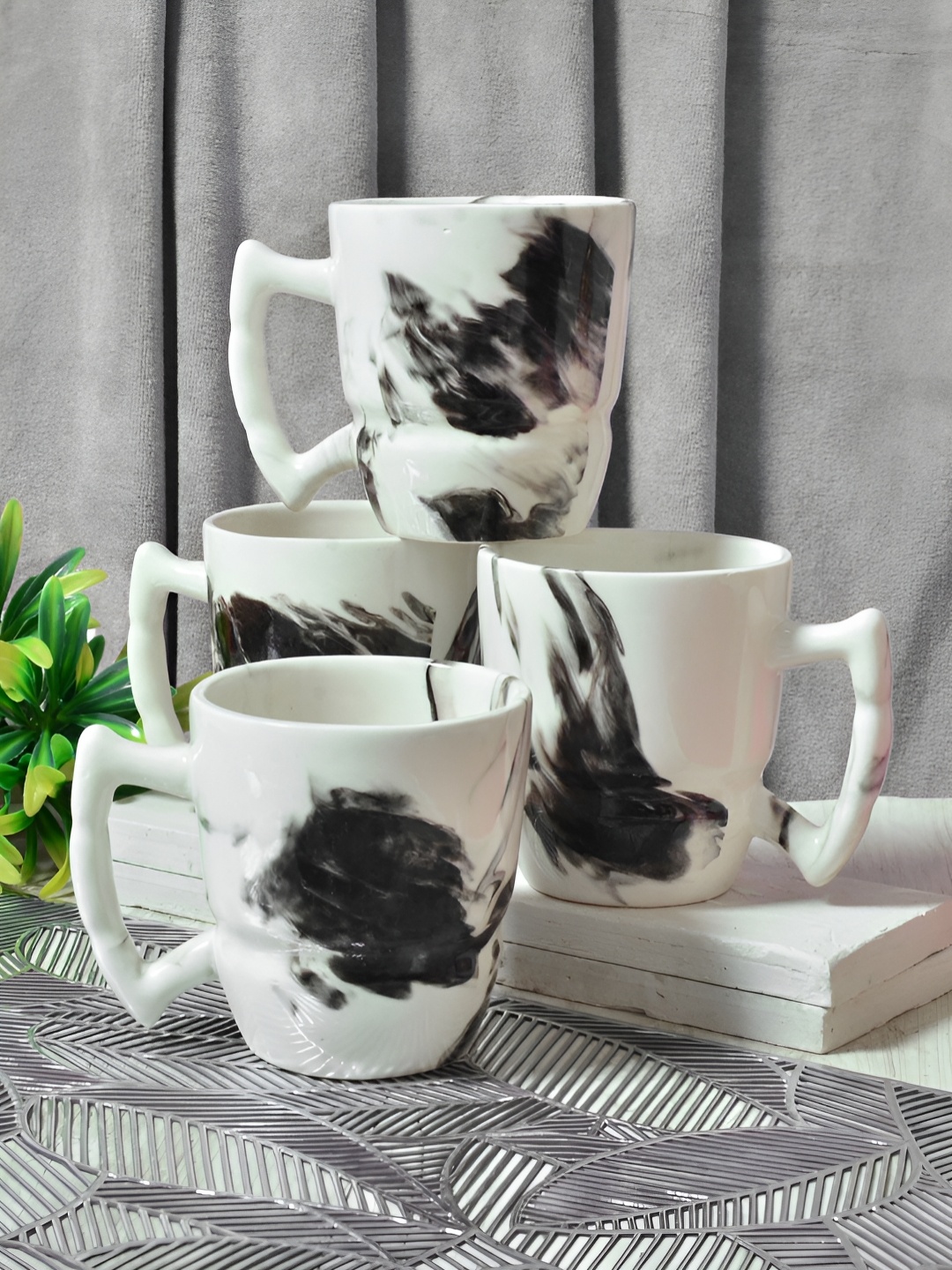 

FABINALIV White & Black 4 Pieces Printed Ceramic Glossy Mugs Set of Cups and Mugs