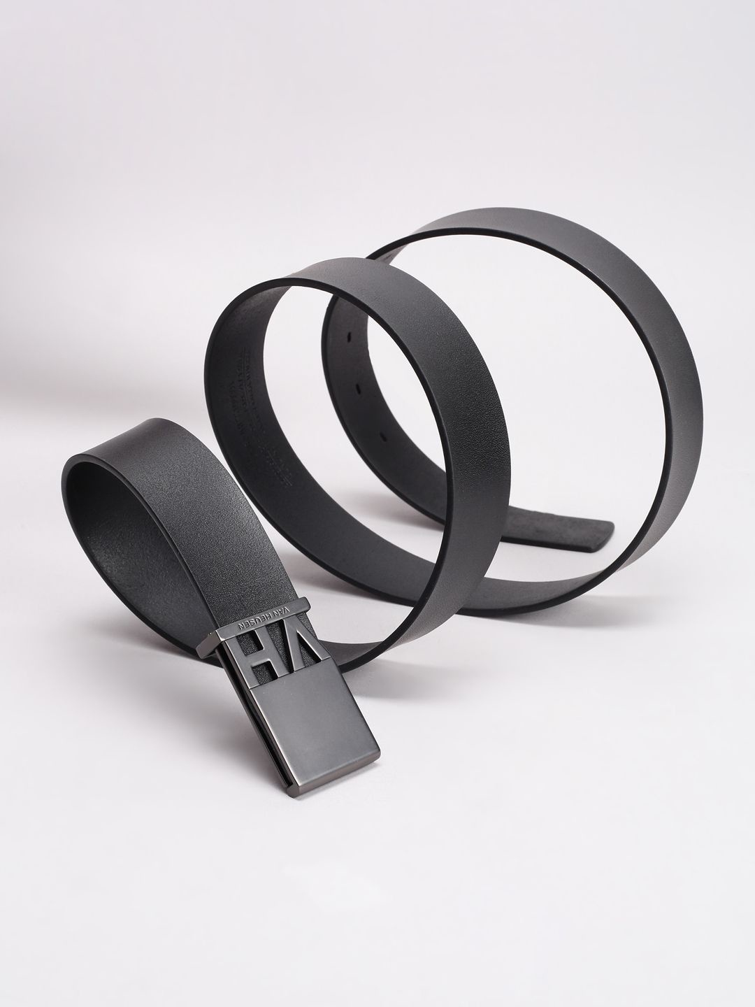 

Van Heusen Men Textured Leather Belt, Black