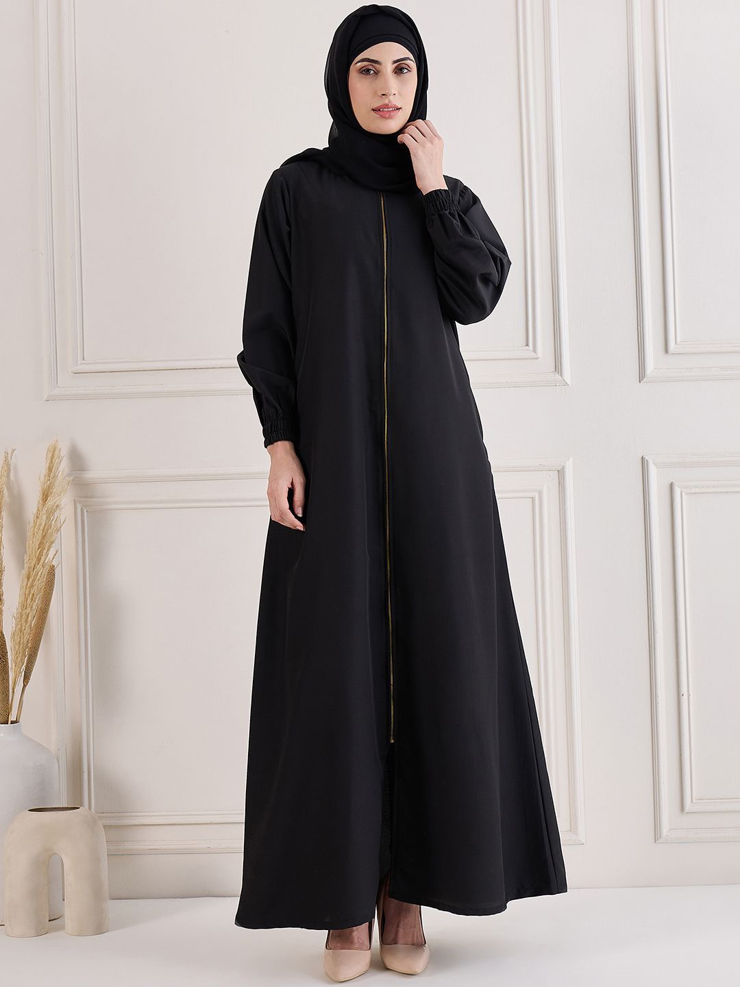 

NABIA Black Front Open Zip-Closure Solid Abaya Burqa