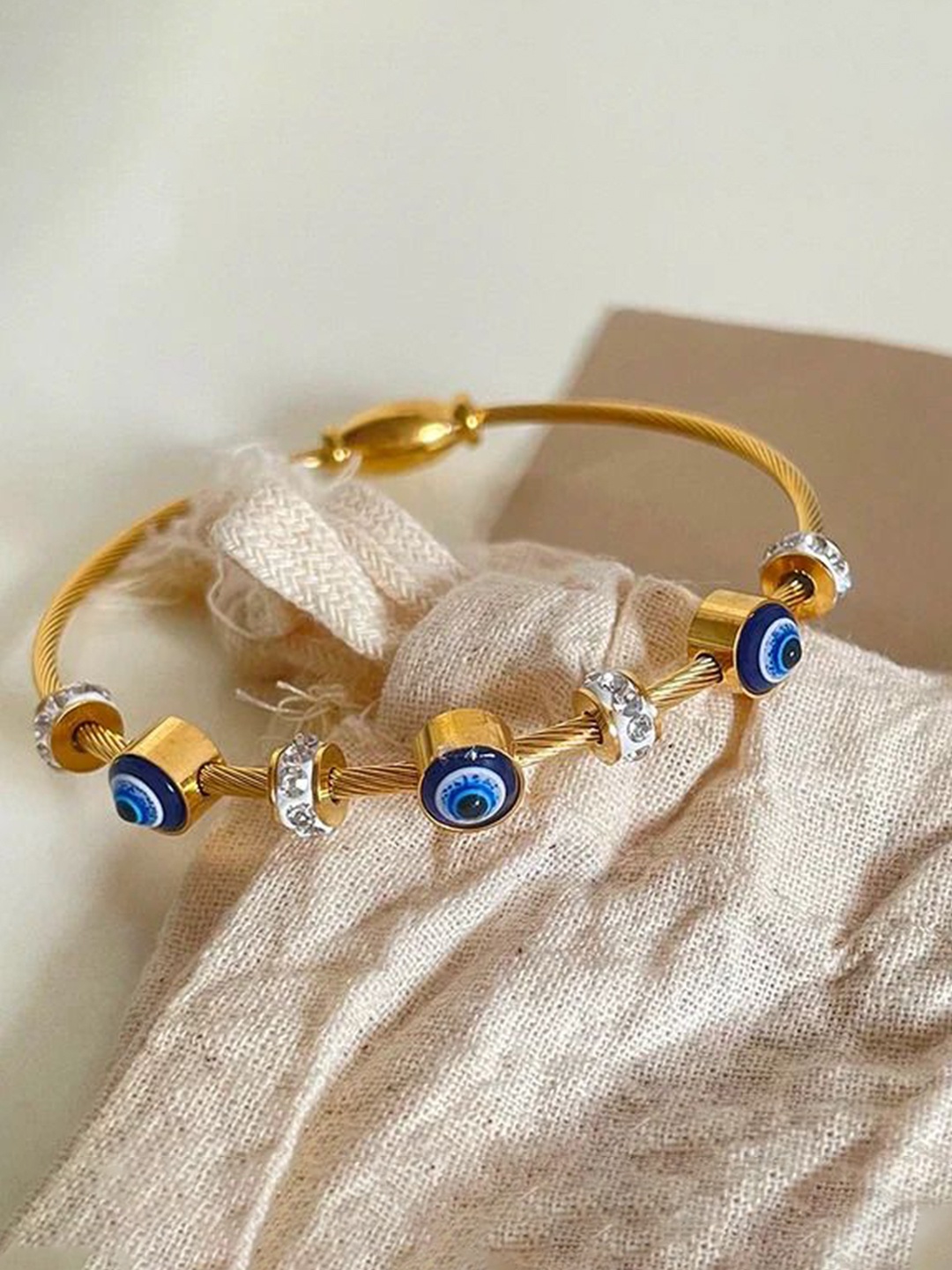 

Fashion Frill Rose Gold-Plated Bangle-Style Bracelet