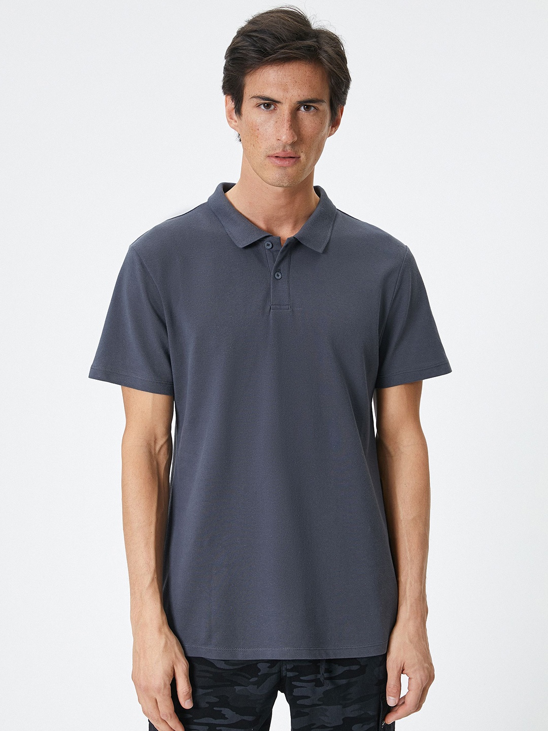 

Koton Men Polo Collar Applique T-shirt, White