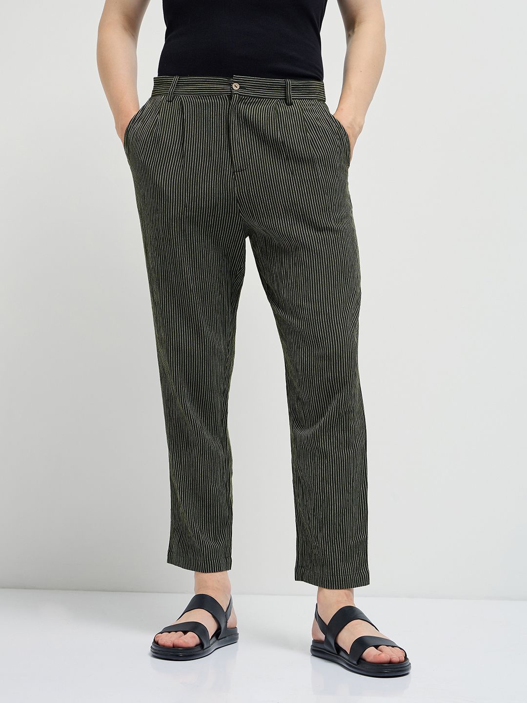 

THE BEAR HOUSE Men Striped Slim Fit Pleated Trousers, Green