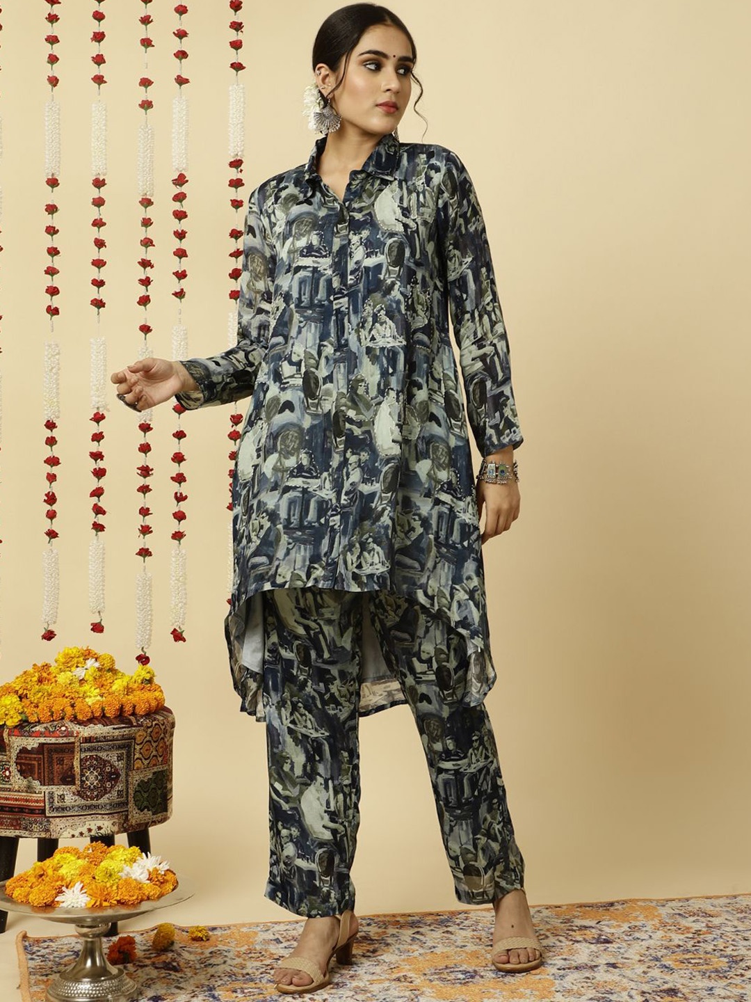 

Jaipur Kurti Abstract Printed Embroidered Co-ord Set, Grey