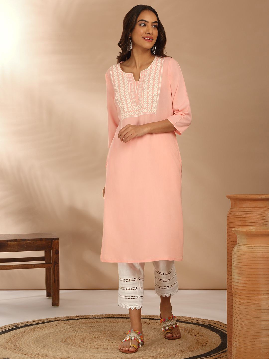 

Likha Yoke Floral Embroidered Round Neck Straight Kurta Set, Peach