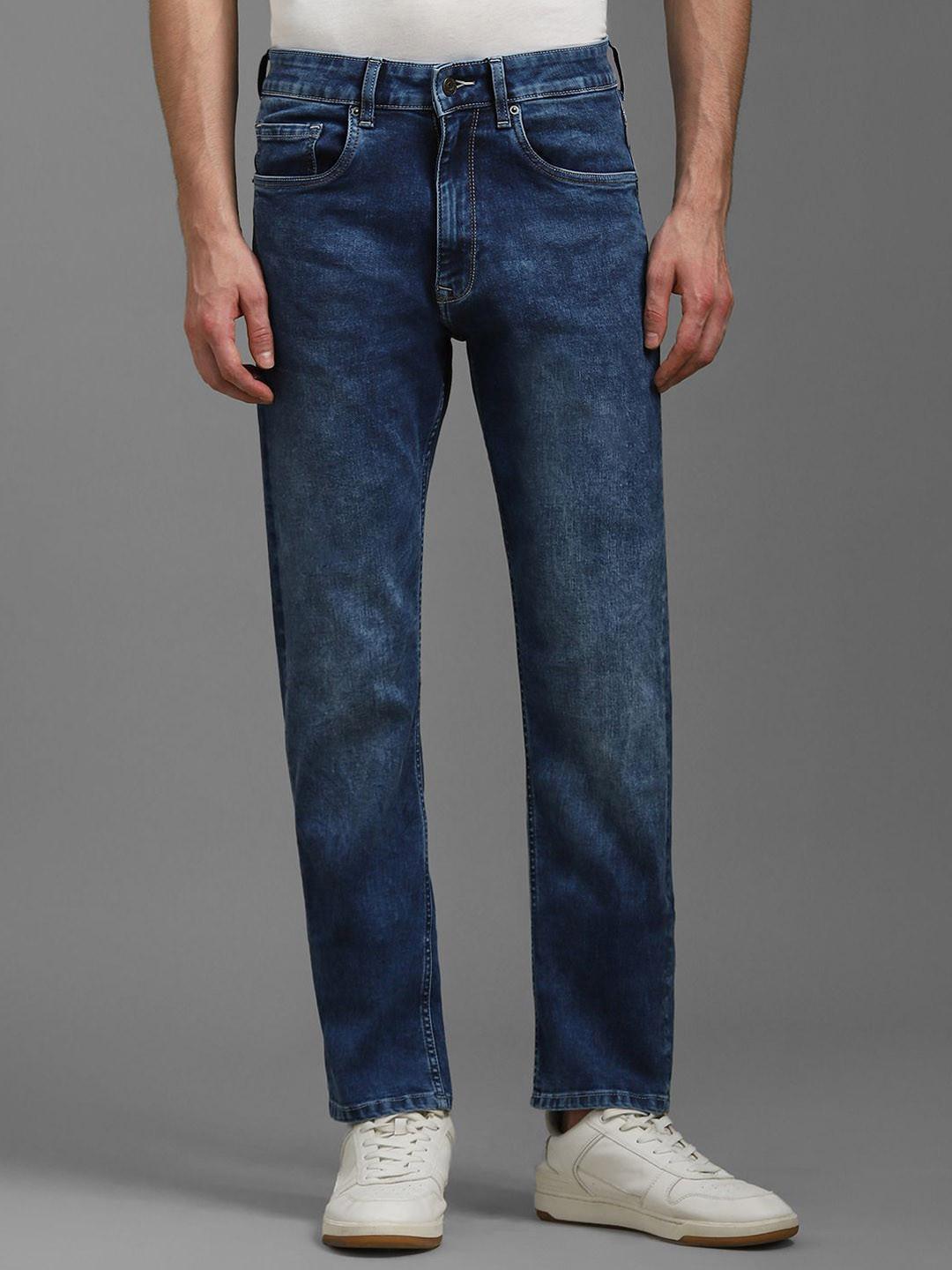 

Louis Philippe Jeans Men Relaxed Fit Low-Rise Light Fade Jeans, Navy blue