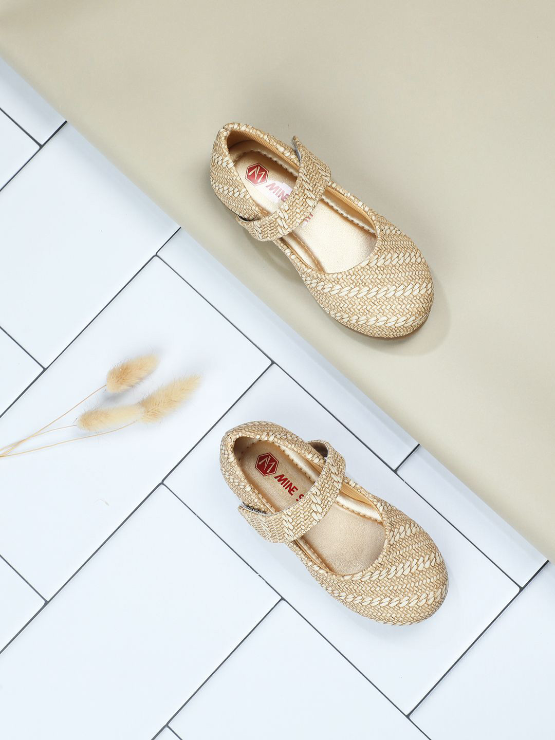 

Minesole Girls Printed PU Flatforms, Gold