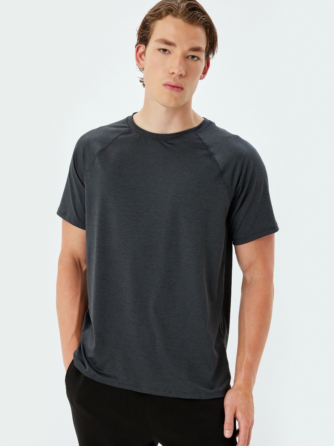 

Koton Men Solid Round Neck T-shirt, Grey