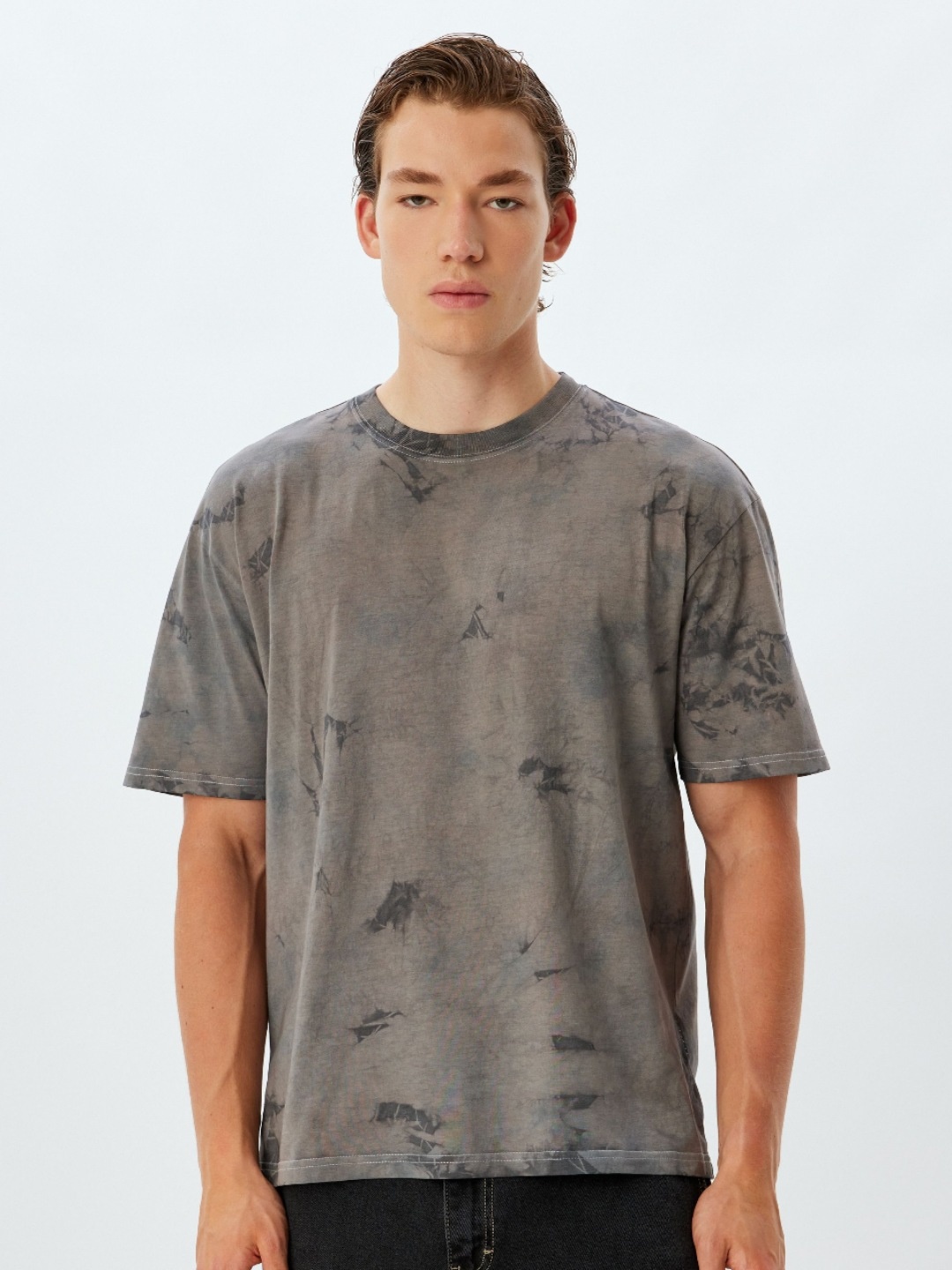 

Koton Men Dyed Round Neck T-shirt, Grey