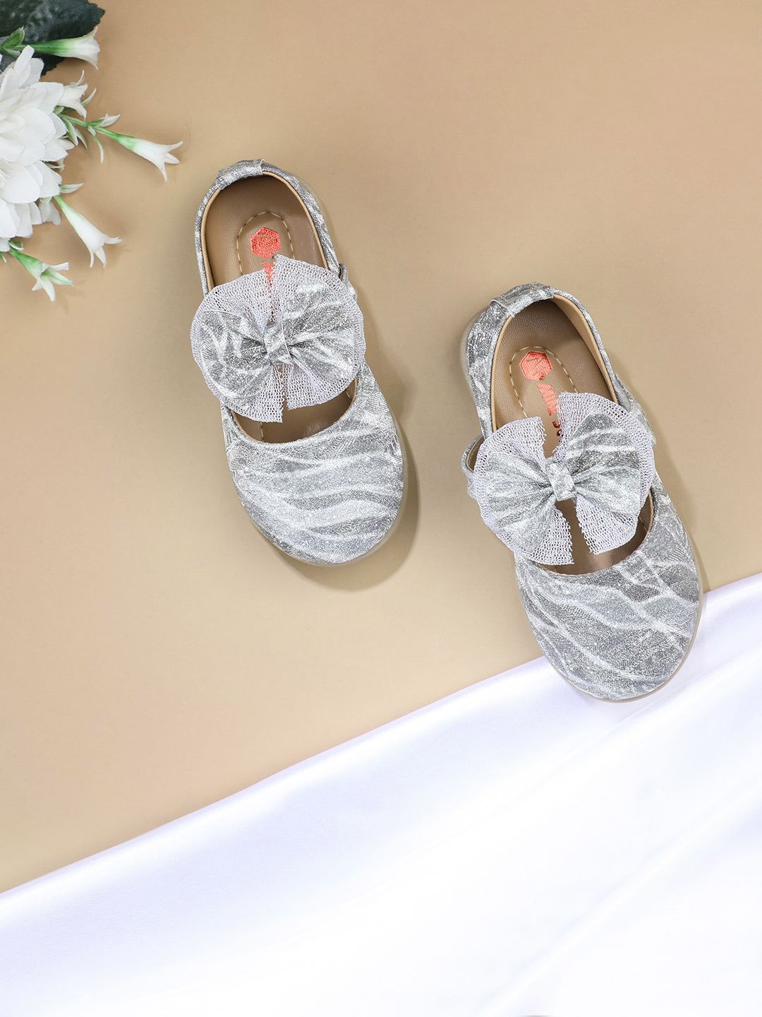 

Minesole Girls Printed Slip-On Round Toe Flatform, Grey