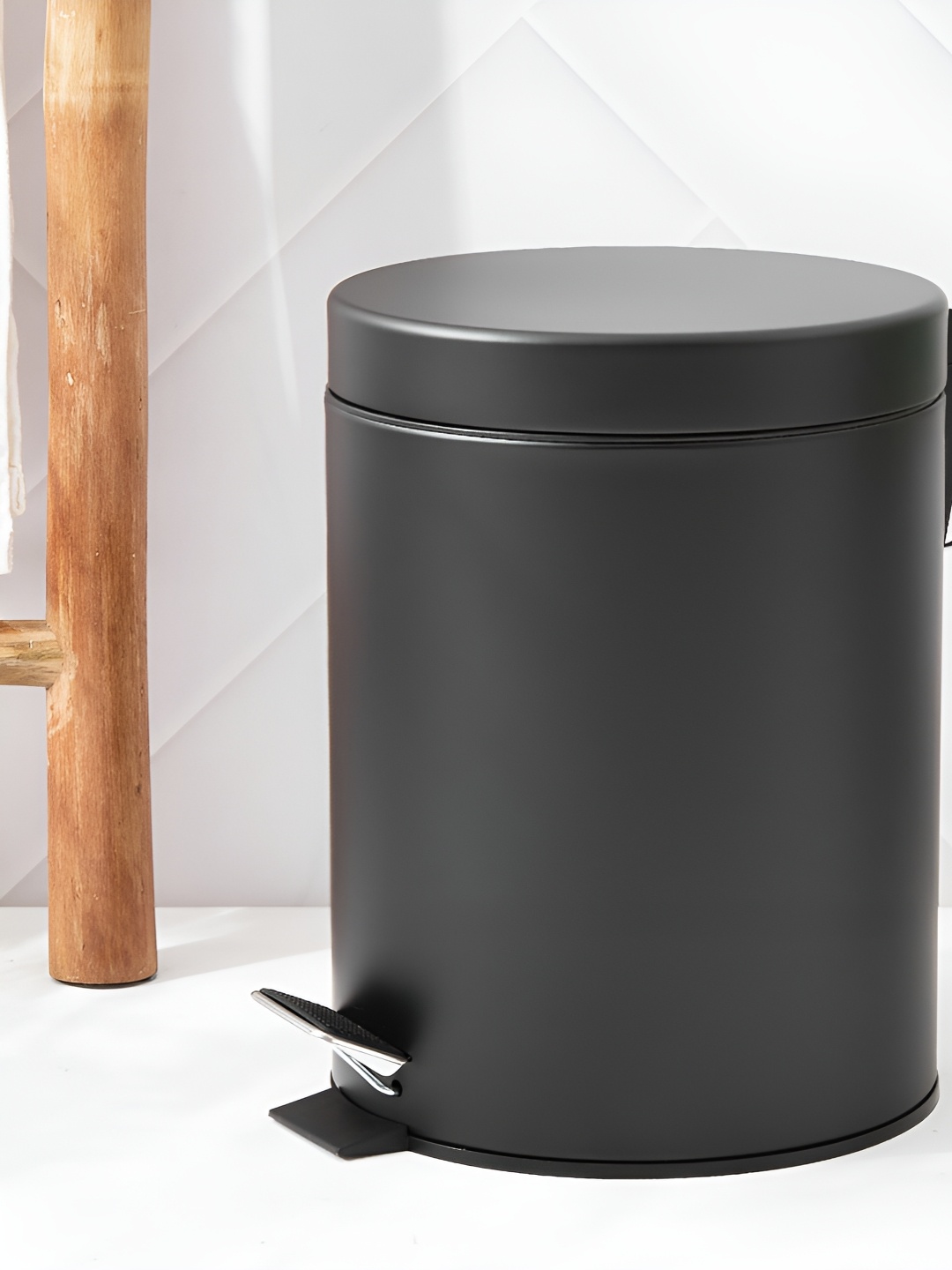 

Home Centre Black Stainless Steel Pedal Waste Bin - 5L