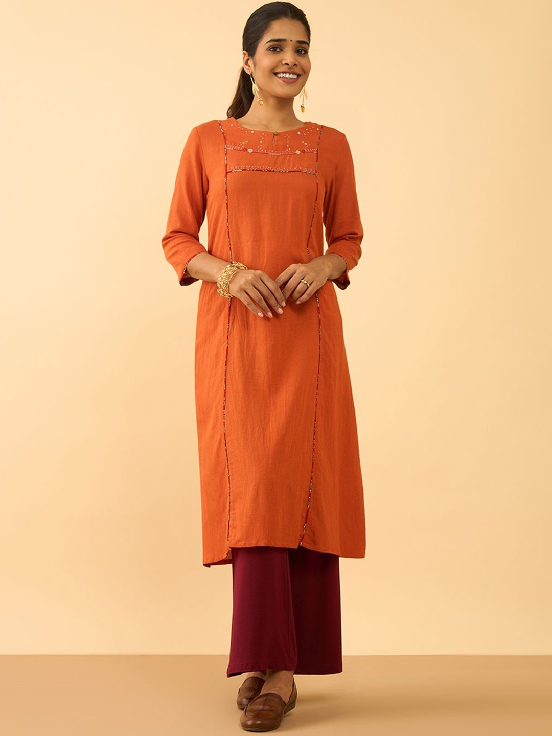 

Taneira Floral Embroidered Sequinned Straight Kurta, Orange