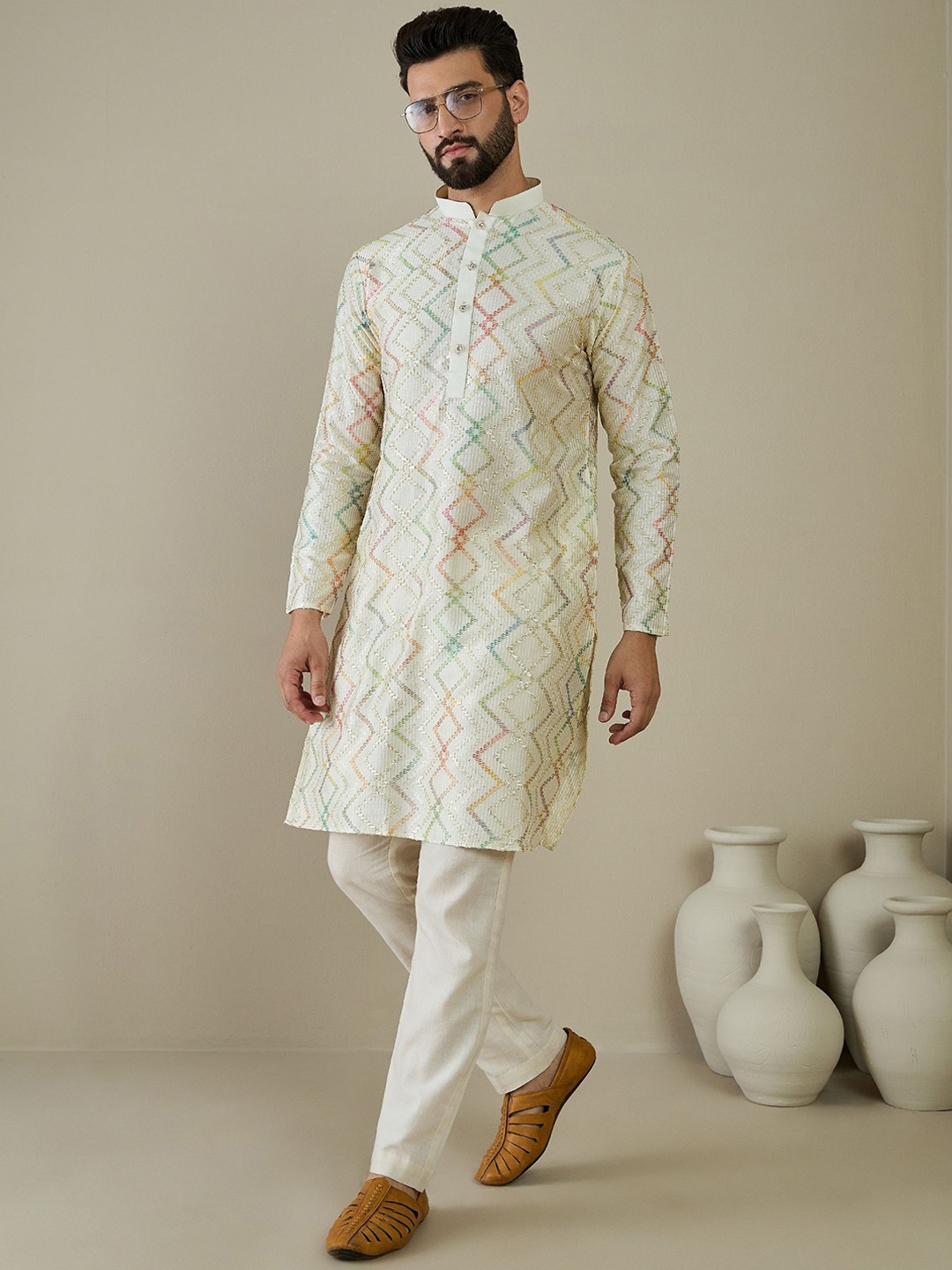 

Anouk Geometric Embroidered Mandarin Collar Sequins Straight Kurta, Off white