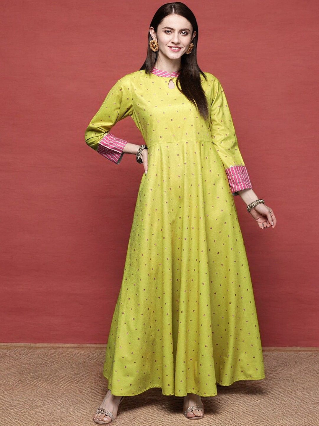 

Ahalyaa Women Floral Printed Velvet Empire Maxi Dress, Green
