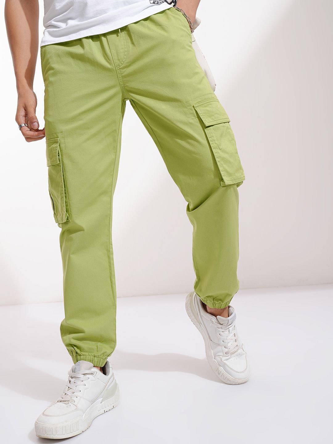 

HIGHLANDER Men Slim Fit Easy Wash Joggers Trousers, Green