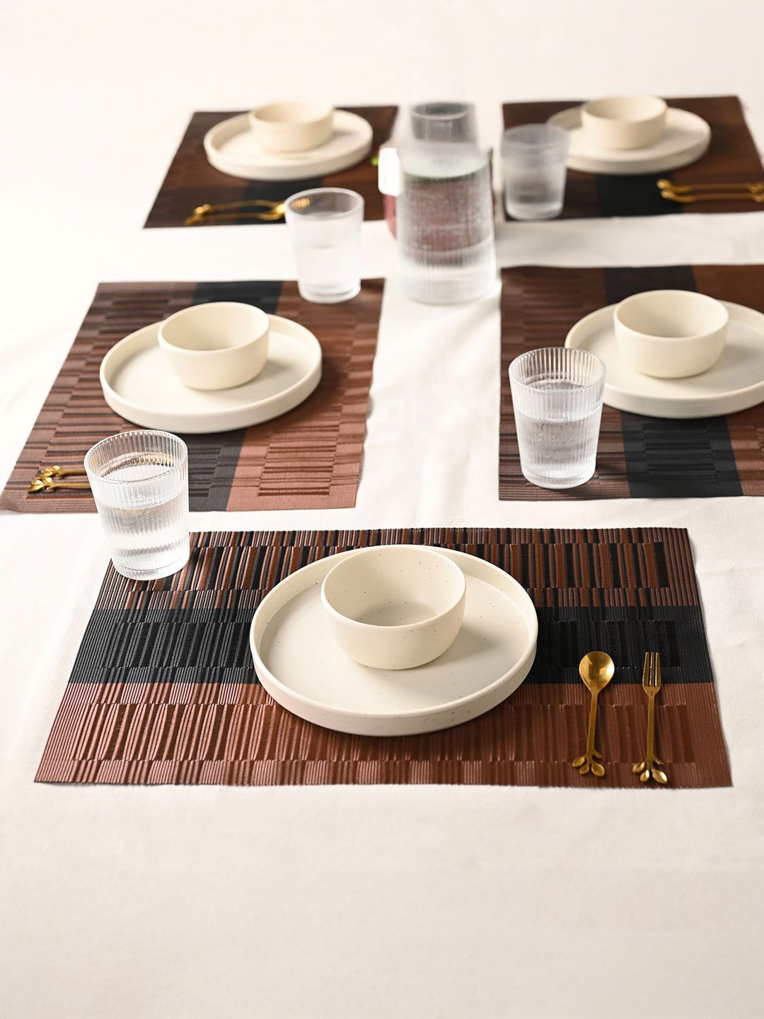 

MARKET99 Brown 6 Pieces Table Placemats