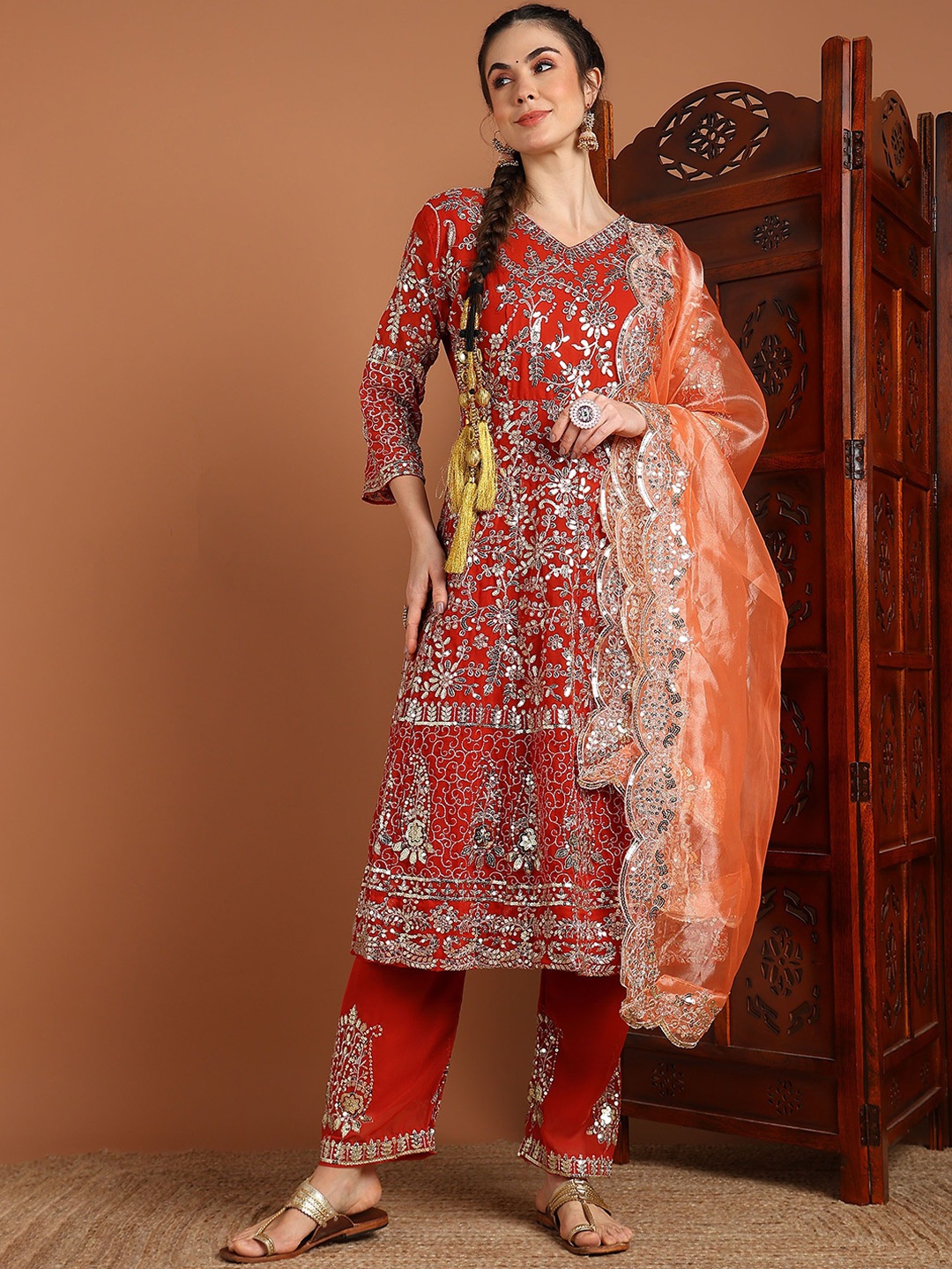 

BHARODIYA ENTERPRISES Women Floral Embroidered Regular Sequinned Kurta with Palazzos & With Dupatta, Orange