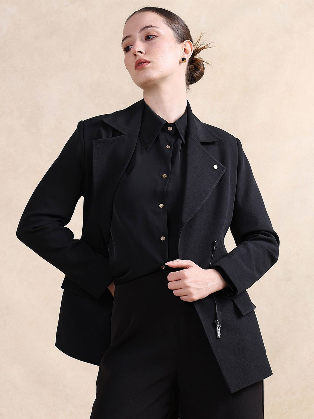 

RAREISM Women Lapel Collar Solid Casual Tailored Jacket, Black