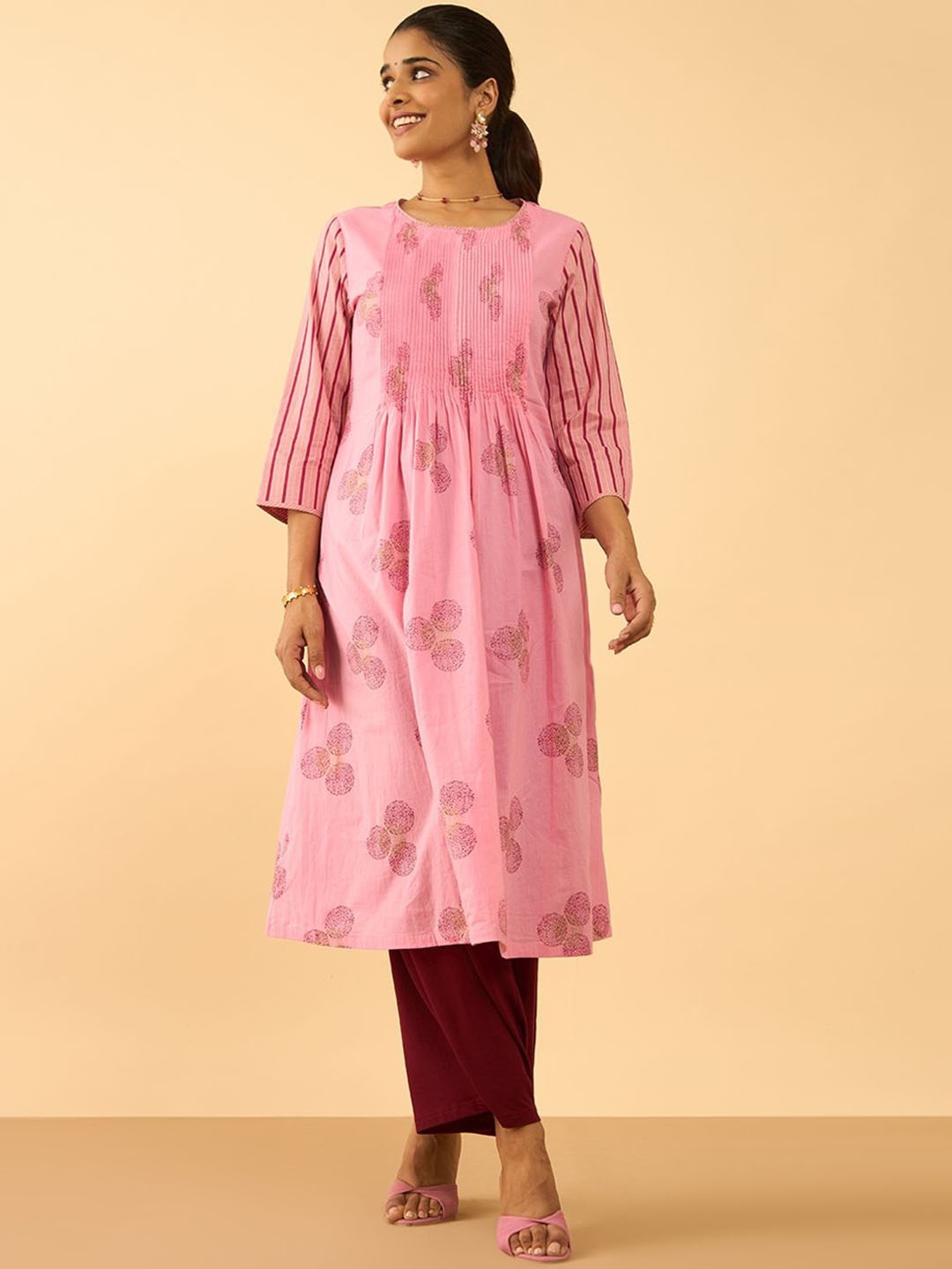 

Taneira Geometric Printed Pure Cotton A Line Kurta, Pink