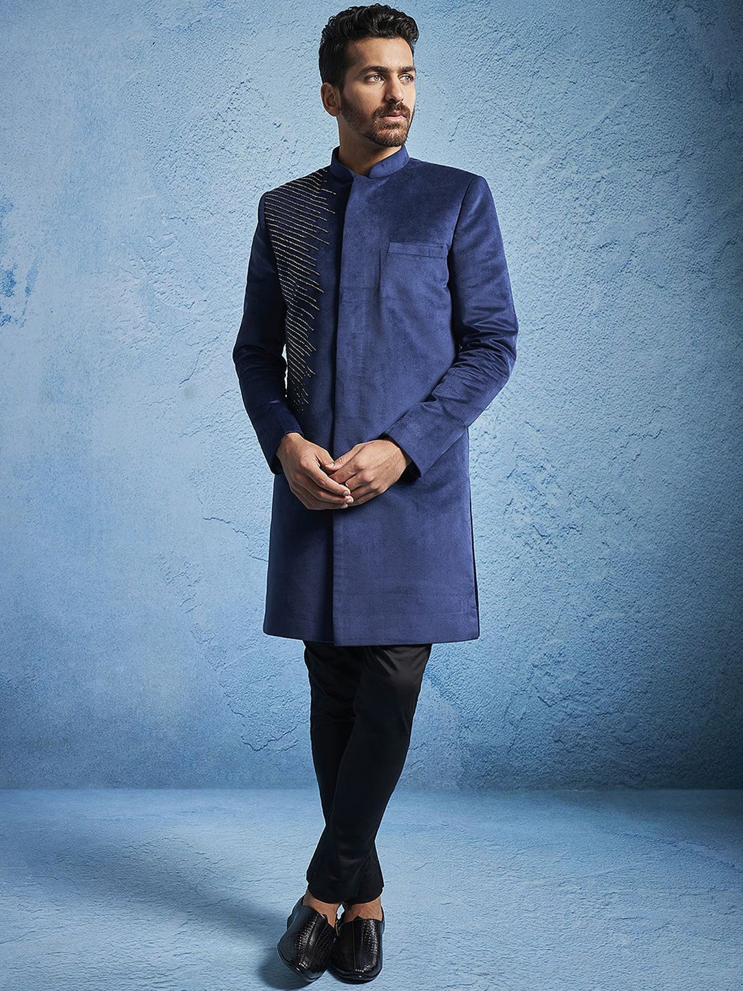 

VASTRAMAY Men Embroidered Knee Length Sherwani Set, Navy blue