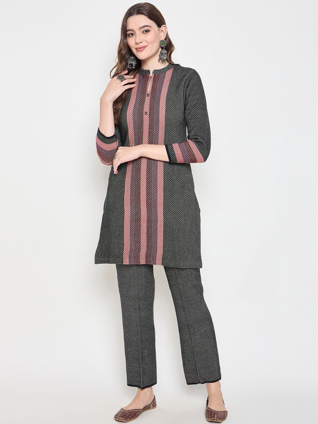 

Knitstudio Printed Mandarin Collar Pure Wool Kurta With Trousers, Black