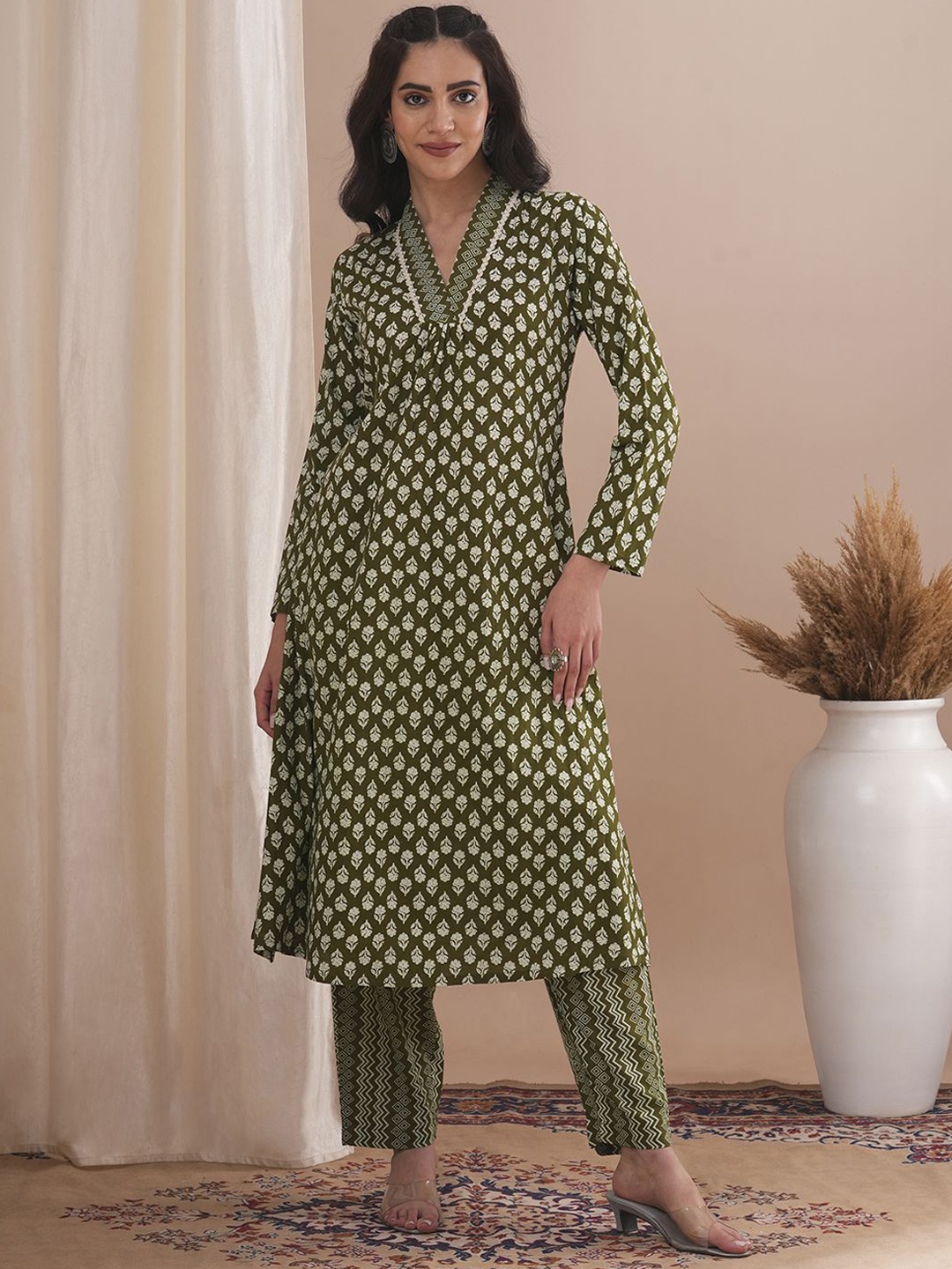 

FASHOR Floral Printed Pure Cotton A-Line Kurta With Trouser, Green