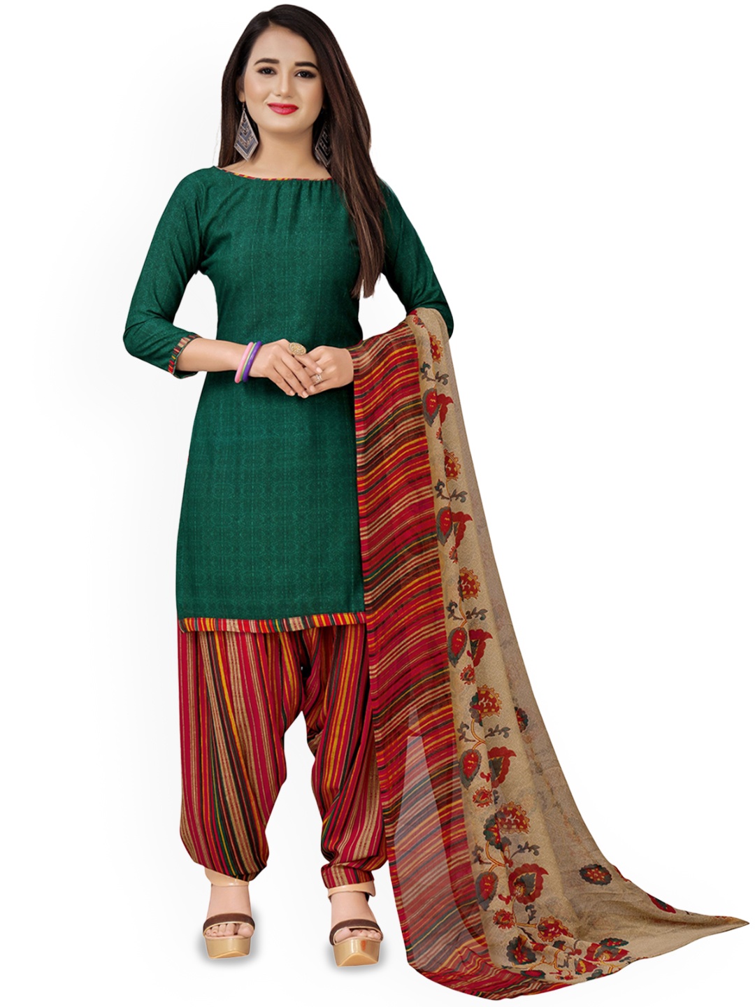 

Maroosh Floral Printed Unstitched Dress Material, Green