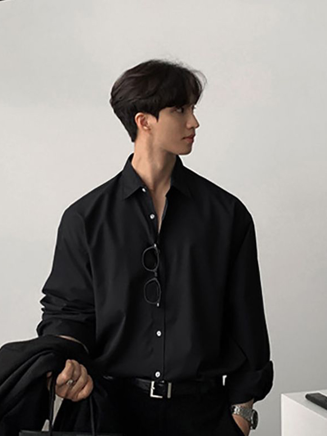 

StyleCast x Revolte Men Cutaway Collar Solid Casual Shirt, Black