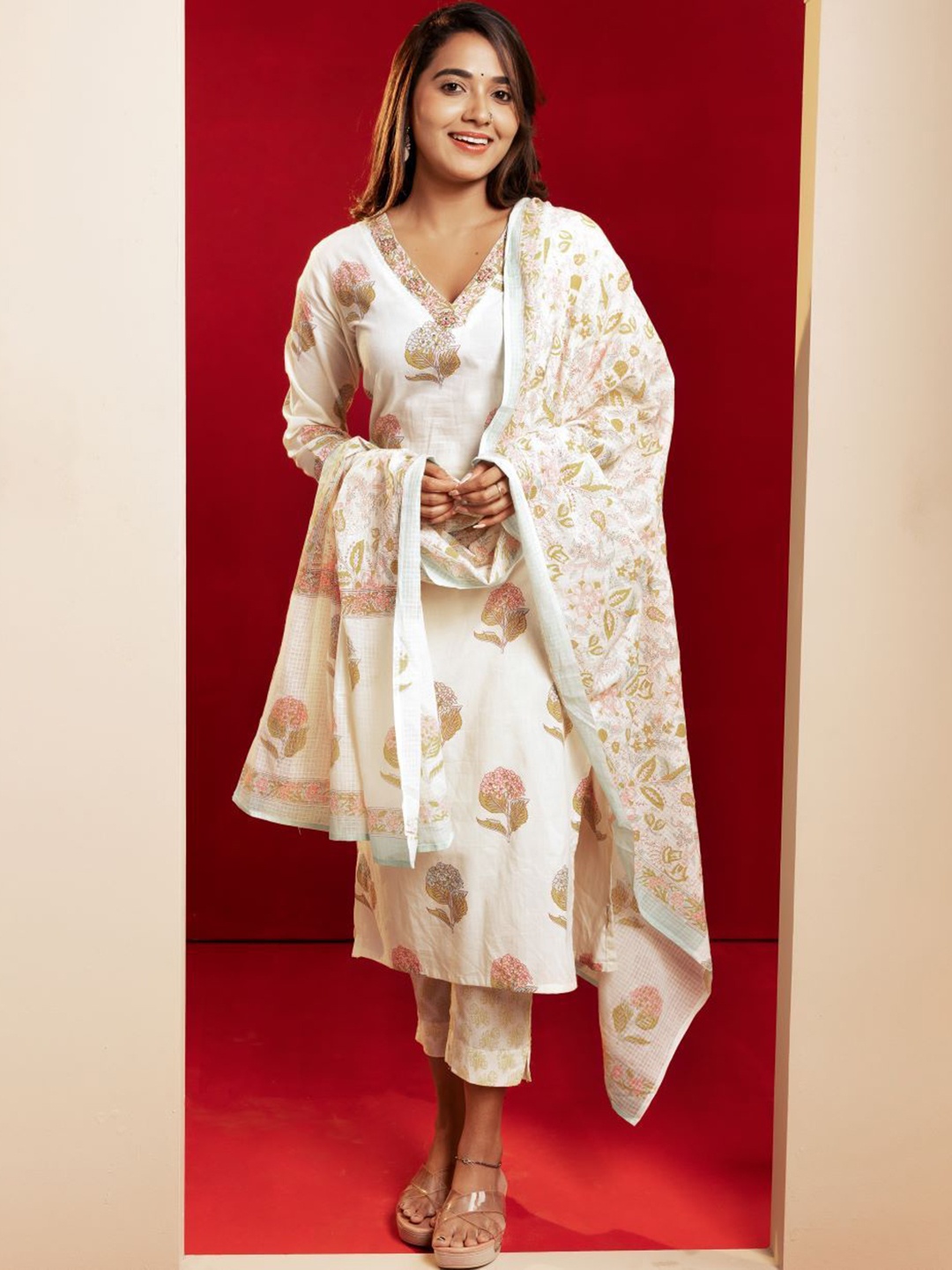 

Vinya Floral Printed Straight Kurta with Trousers & Dupatta, Off white