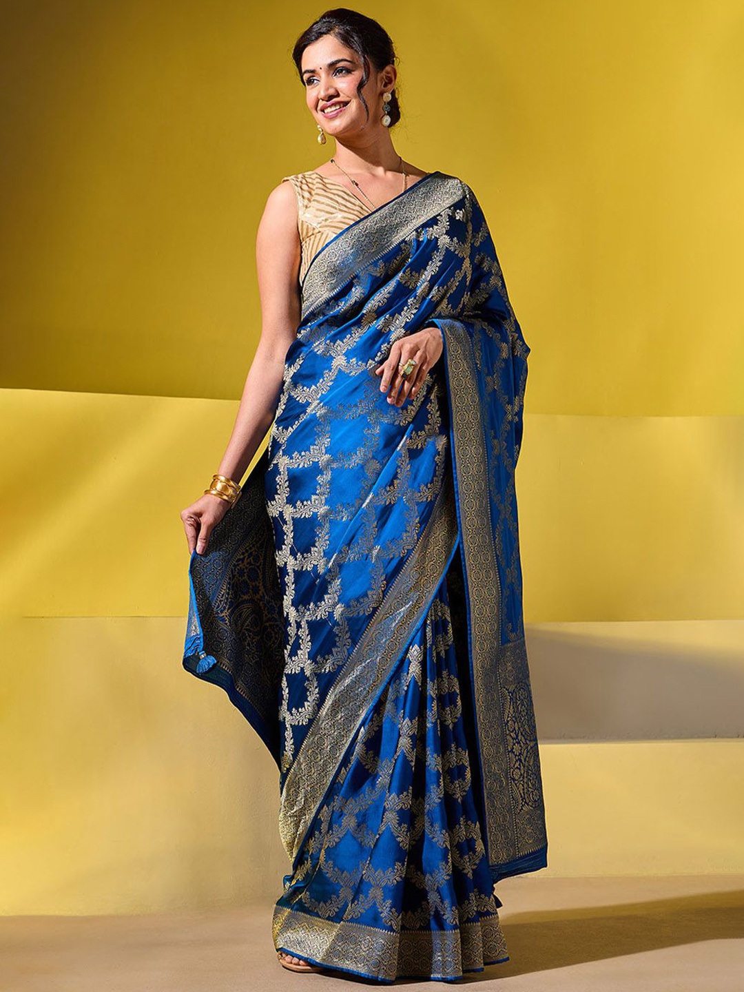 

Taneira Woven Design Zari Saree, Blue