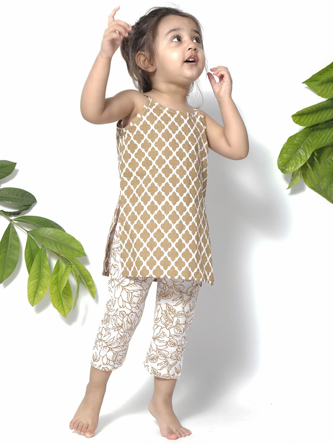 

TJORI Girls Geometric Printed Pure Cotton Kurti with Trousers, Brown