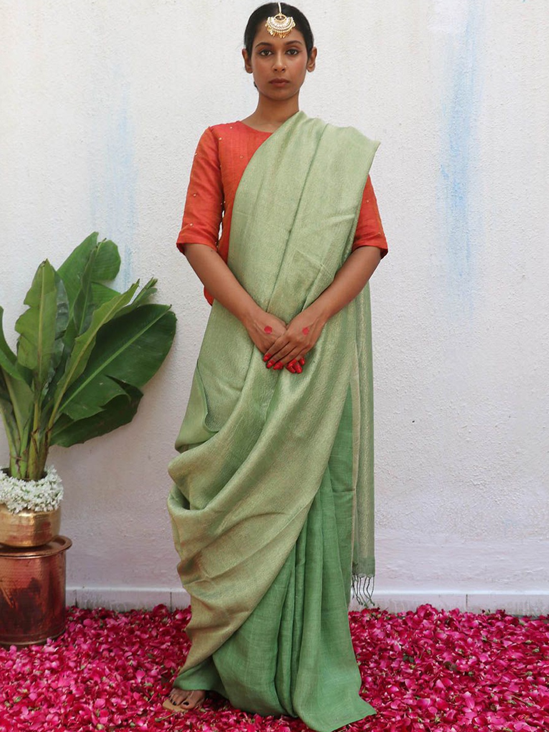 

Chidiyaa Linen Blend Saree, Green