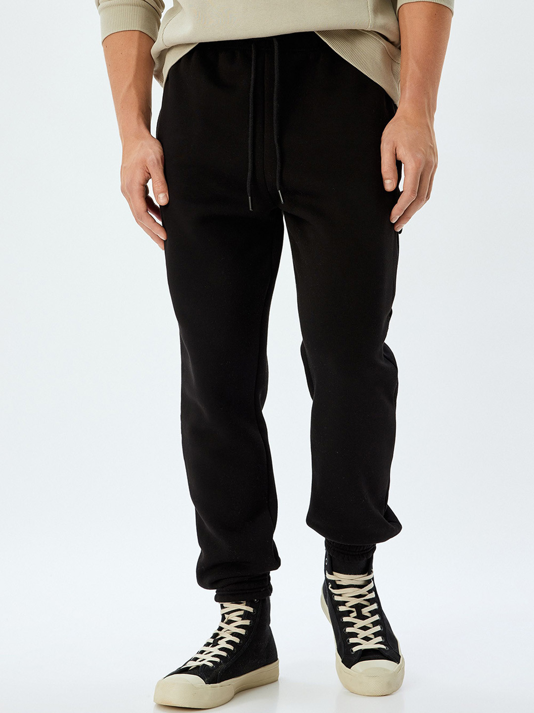 

Koton Men Mid Rise Joggers, Black