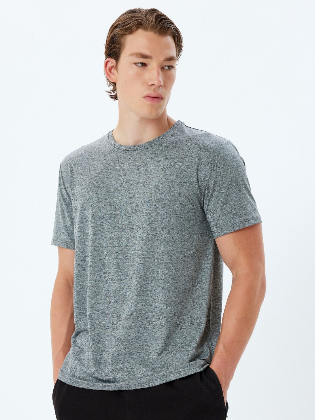

Koton Men Solid Round Neck T-shirt, Grey