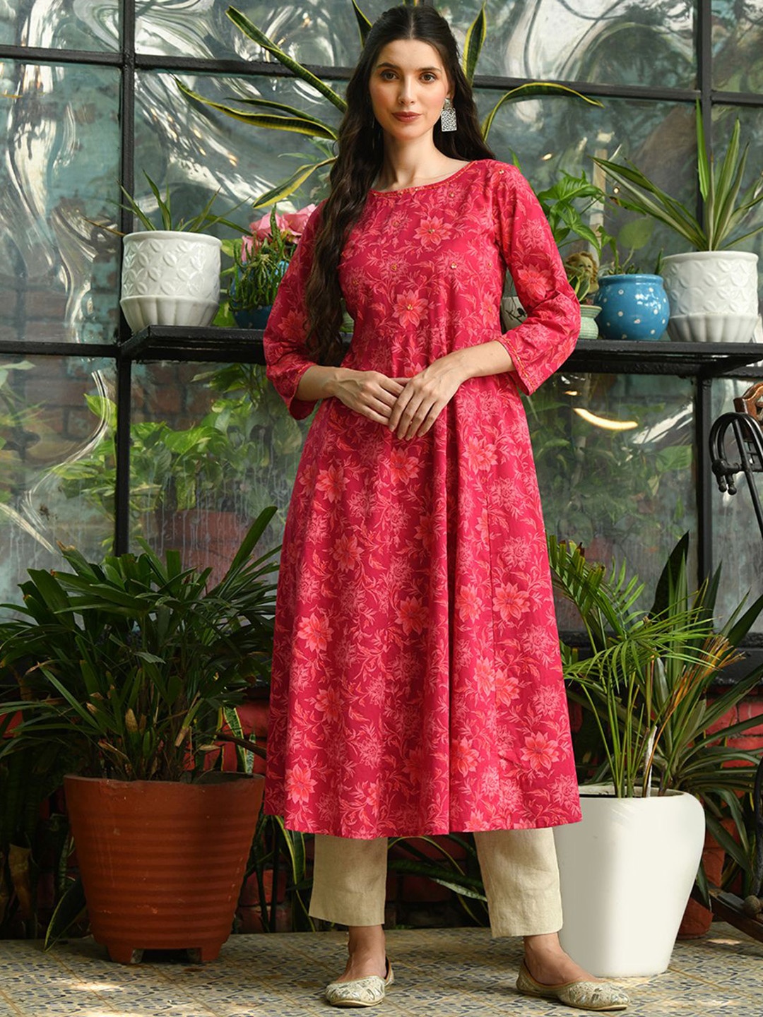 

DECKEDUP Floral Printed Sequinned Pure Cotton Anarkali Kurta, Magenta