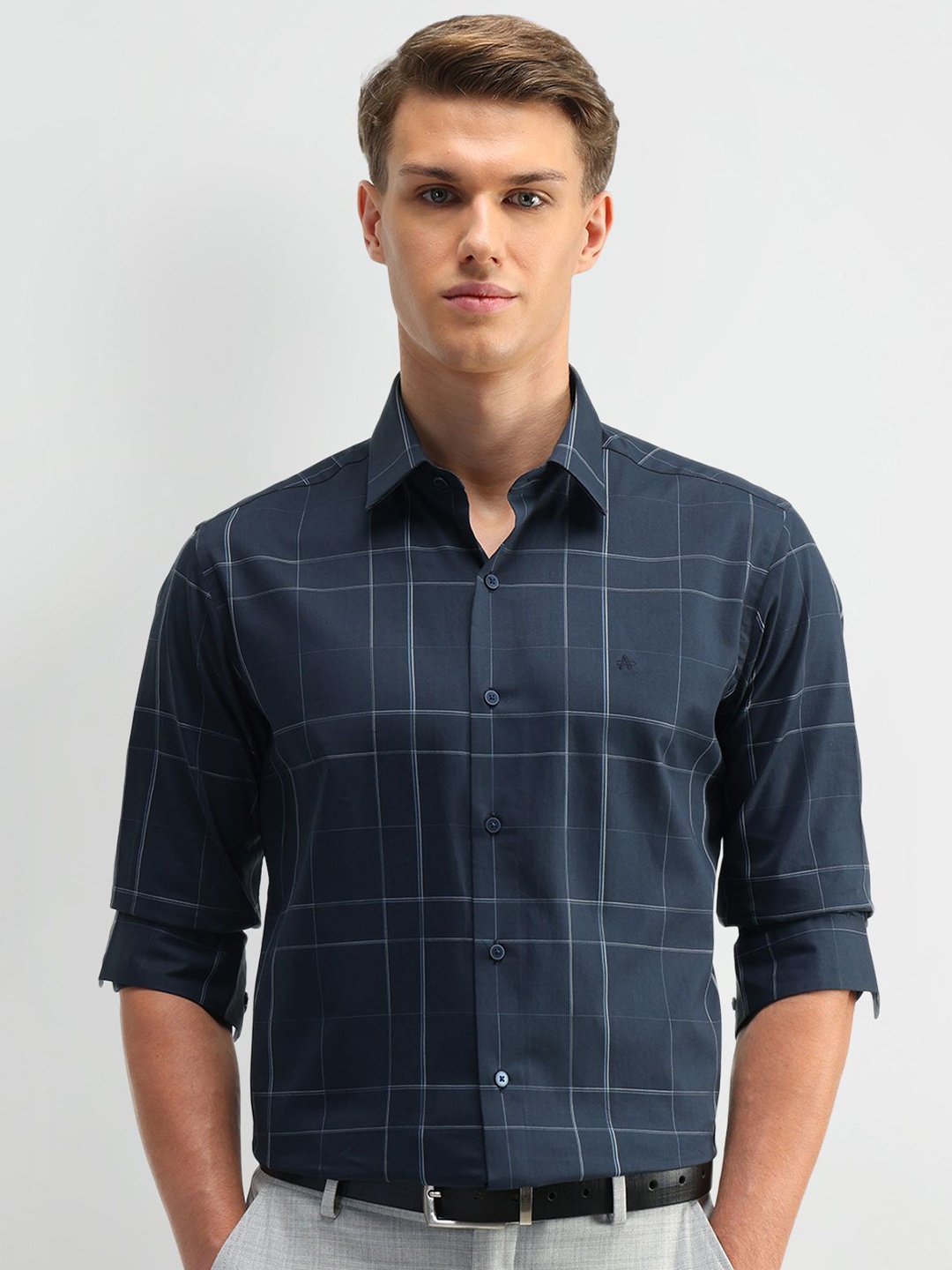 

Arrow New York Men Manhattan Spread Collar Buffalo Checked Cotton Slim Fit Casual Shirt, Navy blue