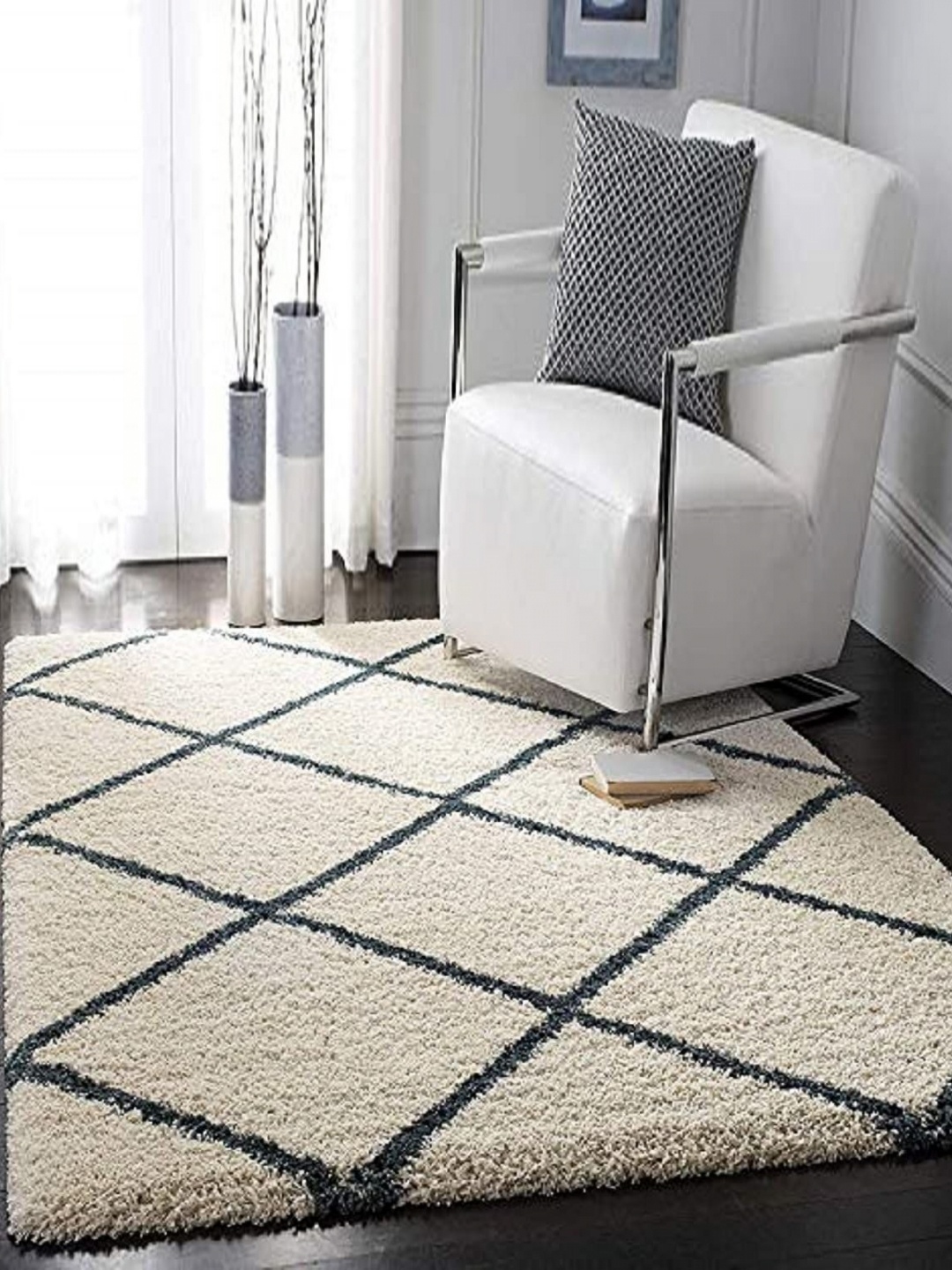 

Banchmark Home Furnishings White Geometric Anti-Skid Polyester Carpet