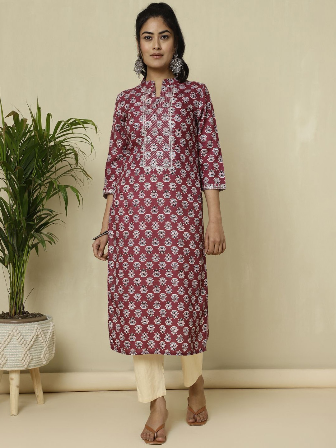 

Jaipur Kurti Ethnic Printed Aari Work Straight Kurti, Magenta